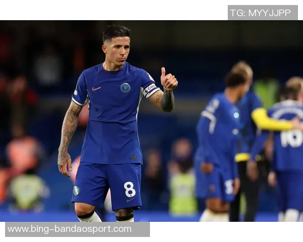 杰克逊头部明显突出拜仁首发图引发球迷热议